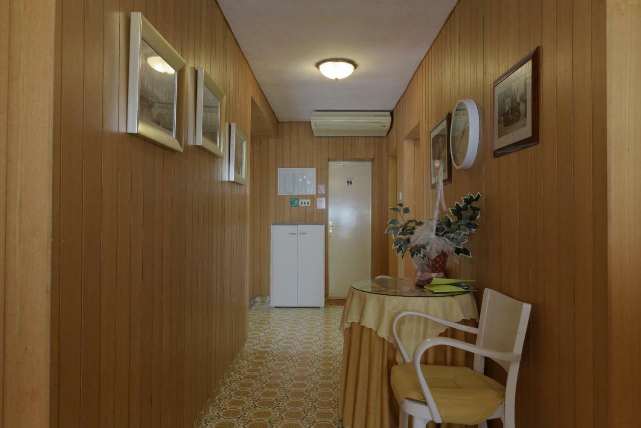 Rooms Mirjana - Centre Of Τρογκίρ Εξωτερικό φωτογραφία